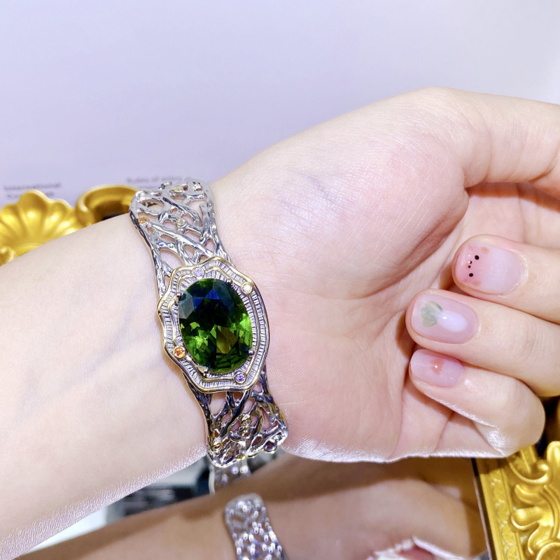 ชุดเครื่องประดับ 'Ghost Artifa - Used Jewelry Watches บทวิจารณ์และราคา
